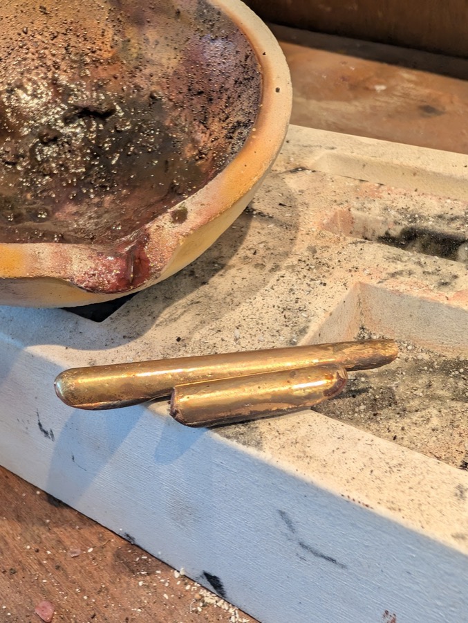 Lingots d'or coulés à l'atelier
